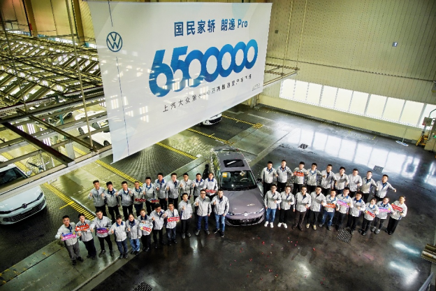 上汽大众10月终端销量9.25万辆 “油电同智”释放向上势能